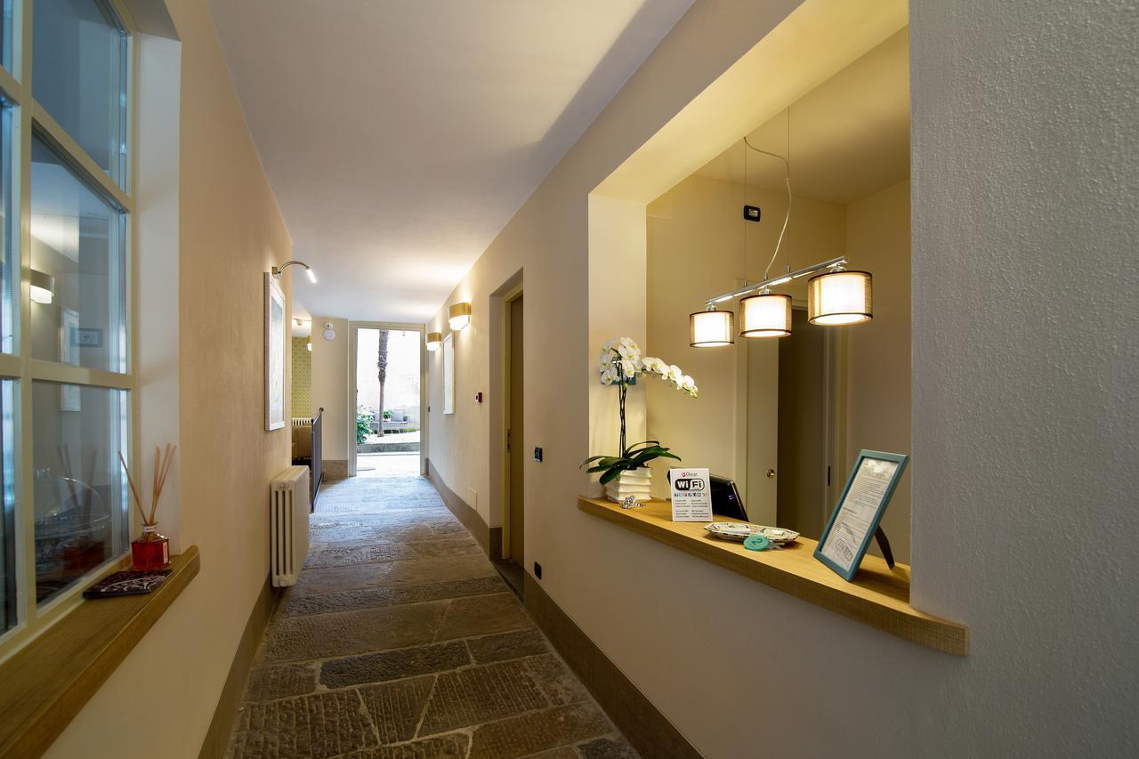 B&B Residenza Di Via Fontana Lucques Extérieur photo