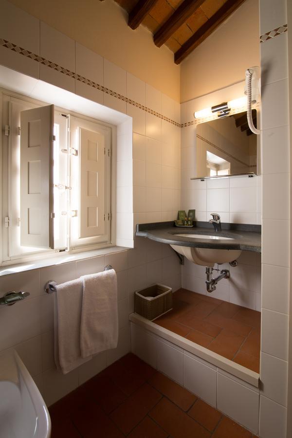 B&B Residenza Di Via Fontana Lucques Extérieur photo