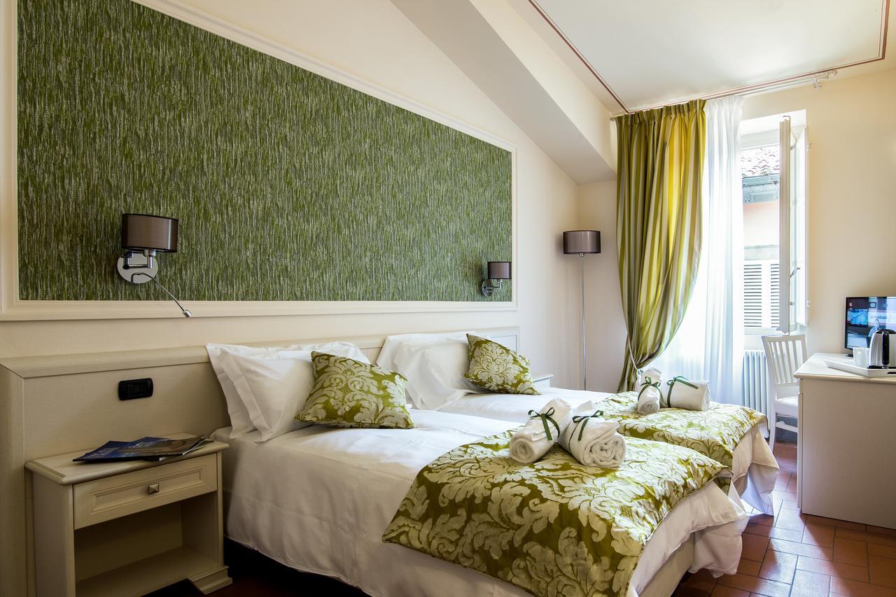 B&B Residenza Di Via Fontana Lucques Extérieur photo
